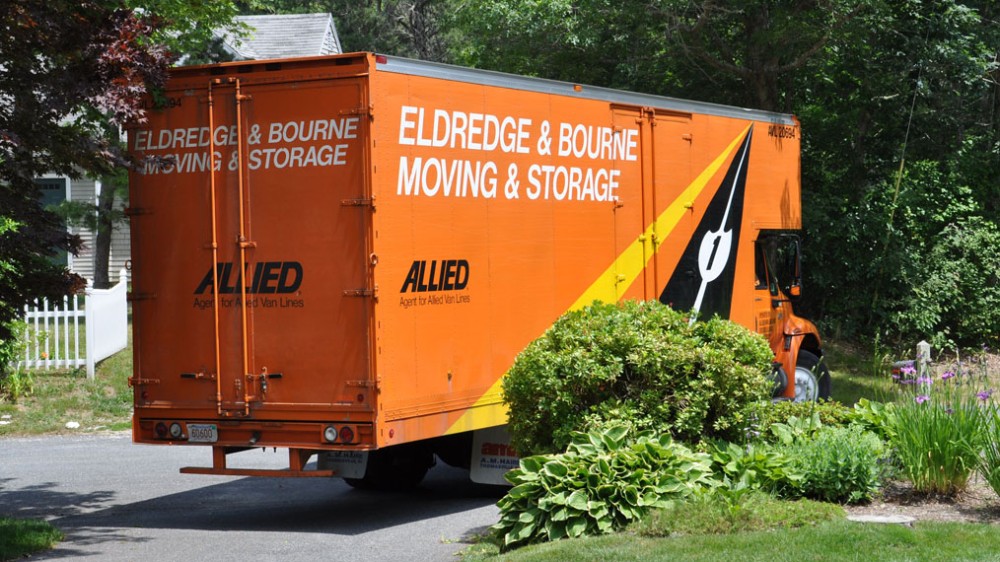 Allied moving van in driveway